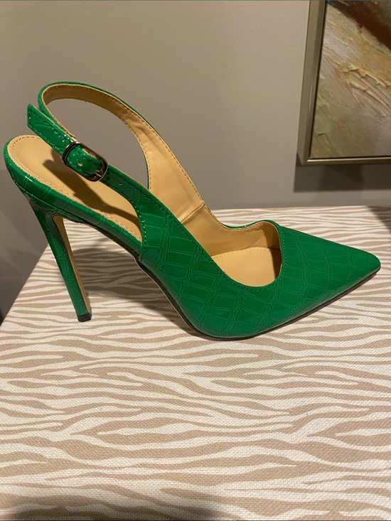 Fashion Nova Shoes - Green Patent Slingback Pointed-Toe High Heels Pumps embossed🐍